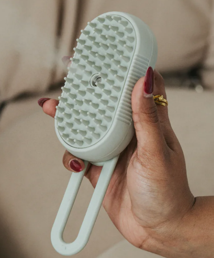 Dexypaws - Perfect Fur Spritz & Brush Pet Curry Comb